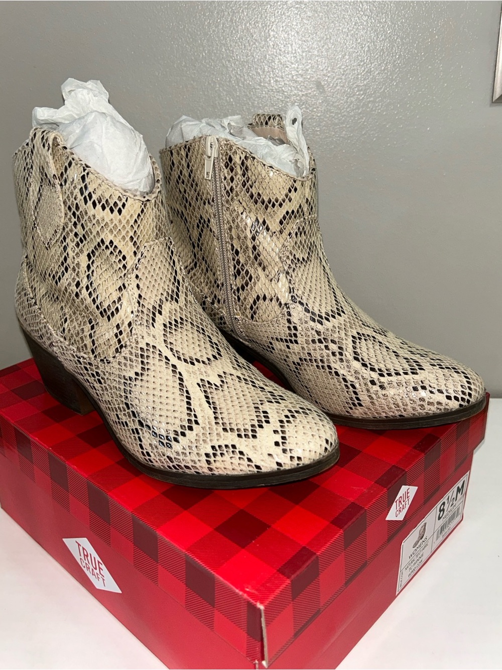 True Craft Beige Snake-Print Ankle Booties size 8.5